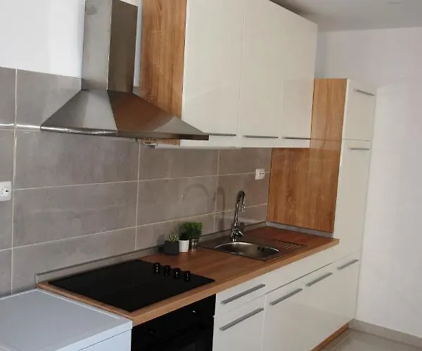 Marta Ii Your In Seget Center Vikendica *